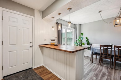 477 Clairbrook Ave, Columbus, OH 43228 - photo 5