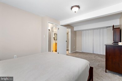 19084 Staleybridge Rd, Germantown, MD 20876 - photo 5