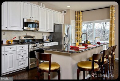 9293 Dawkins Crest Cir, Bristow, VA 20136 - photo 3