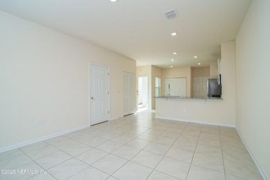 Living Room/Dining