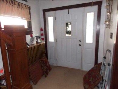 Entry/Foyer.
