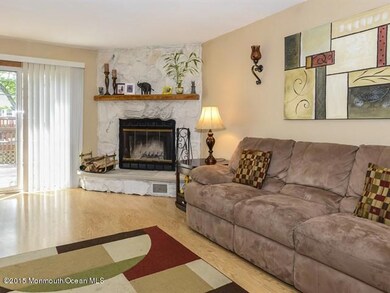 Living Room(15).jpg