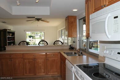 318 Neapolitan Way unit 3, Naples, FL 34103 - photo 3