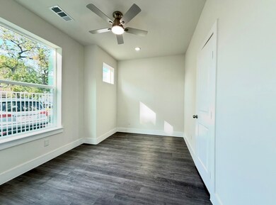 6717 Saint Augustine St, Houston, TX 77021 - photo 5