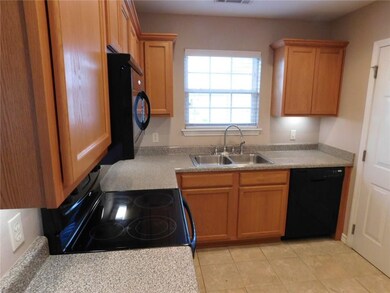 1281 Colonel Hawthorne Dr, Prairie Grove, AR 72753 - photo 4