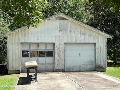 425 E Thurman Rd, New Bern, NC 28560 - photo 4