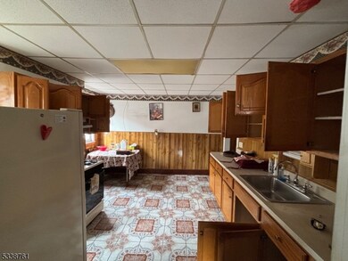 143 Walnut St, Newark, NJ 07105 - photo 3
