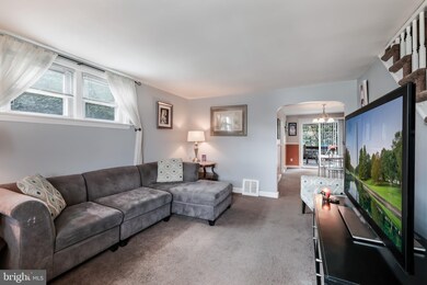 1054 Cedarwood Rd, Glenolden, PA 19036 - photo 4