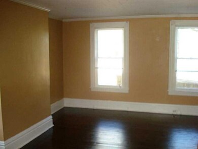 Living Room. Large Living Room !!