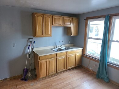 88-90 Edgewood St, Springfield, MA 01109 - photo 6