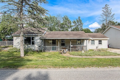 46778 Sycamore Dr, Bangor, MI 49013 - photo 2