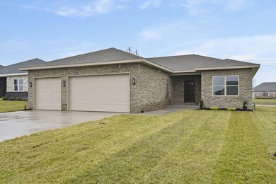 860 W Elmwood Cir, Nixa, MO 65714 - photo 2