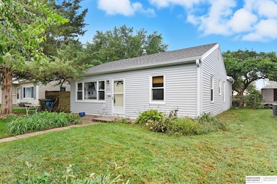 2232 Wilson Dr, Bellevue, NE 68005 - photo 2