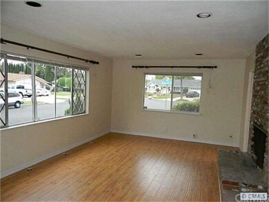 Den - Beautiful new flooring and paint