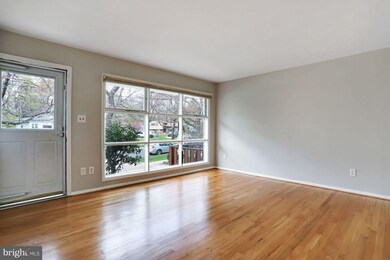 13507 Turkey Branch Pkwy, Rockville, MD 20853 - photo 2