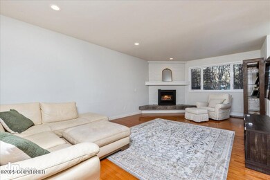 06-Living Room-DW-4336