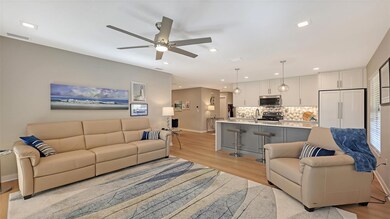 3038 Ringwood Meadow unit 20, Sarasota, FL 34235 - photo 7