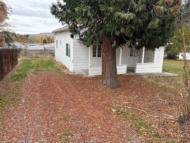 310 Iowa St, Klamath Falls, OR 97601 - photo 2