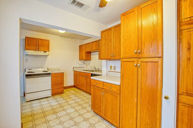 10940 Lasso Ln, Houston, TX 77079 - photo 7