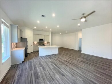 13301 Bear Creek Ct, Conroe, TX 77384 - photo 4