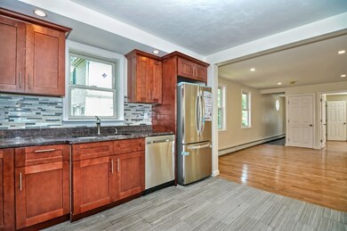 482 Union St, Rockland, MA 02370 - photo 4