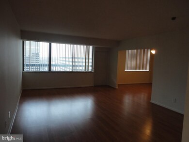 Skyline House unit W 1306, Baileys Crossroads, VA 22041 - photo 4