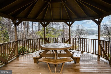 15766 Widewater Dr, Dumfries, VA 22025 - photo 2