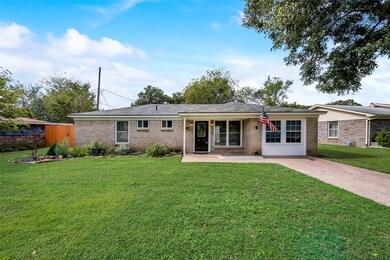 205 Myrtle Dr, Hurst, TX 76053 - photo 3