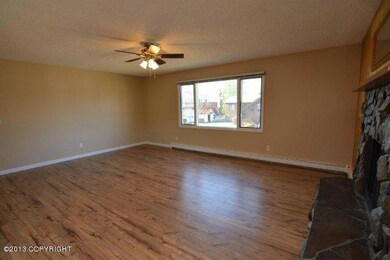 Living Room Pic3
