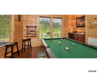 910 Mcmakin Way, Pigeon Forge, TN 37863 - photo 4