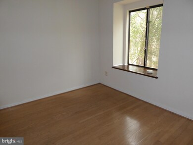 8024 Bradley Blvd, Bethesda, MD 20817 - photo 4