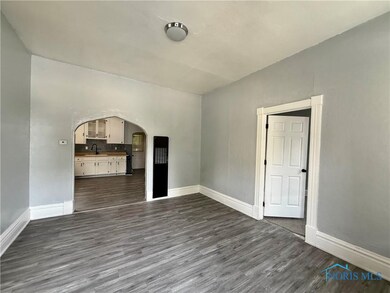 811 Bush St, Toledo, OH 43604 - photo 4