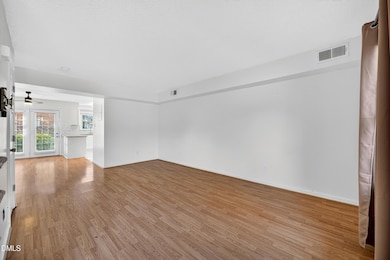 5 -4810 blue bird ct, interior