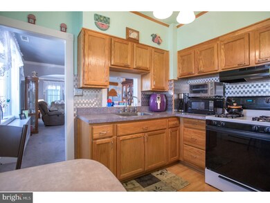 814 Bergen St, Gloucester City, NJ 08030 - photo 4