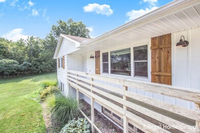 1226 Greenly St, Hudsonville, MI 49426 - photo 2