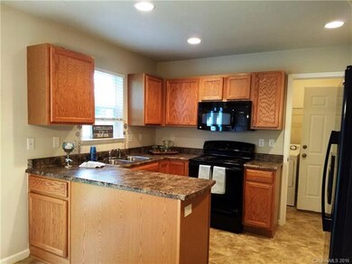 Like new kitchen with barely used appliances.