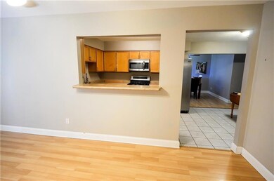 Little bar area in the bonus space- it would make