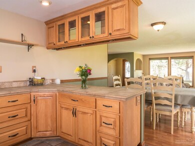 62570 Dixon Loop, Bend, OR 97701 - photo 4