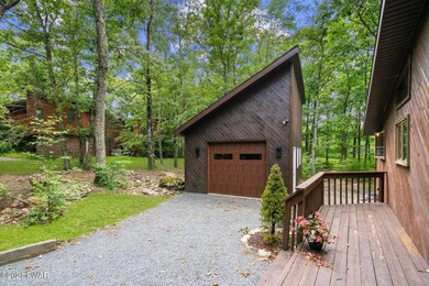 807 Overlook Ct, Lords Valley, PA 18428 - photo 4