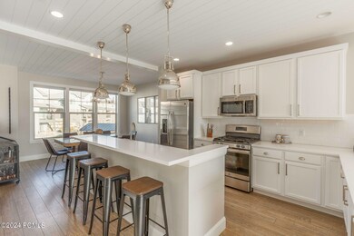 003_10-1048_west_cattail_court10_42
