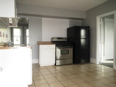 4 Burton St unit 3L, Chicopee, MA 01013 - photo 5