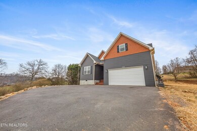 1518 Broad River Ln, Sevierville, TN 37876 - photo 2