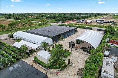 COVERED LOADING DOCK