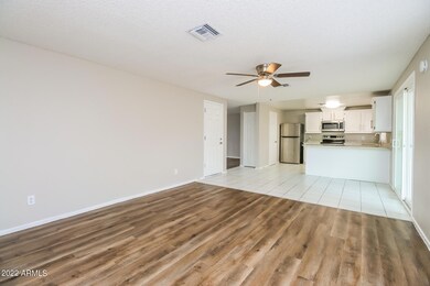 7537 E Diamond Cir unit 6, Mesa, AZ 85208 - photo 3