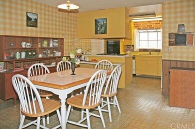 Extra Large Dining Room Open to Kitchen