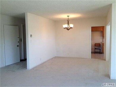 Dining Area, into kitchen.