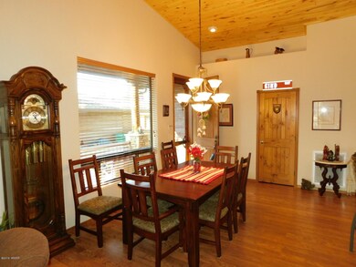 2745 Villa Lp Show Low Sunroom