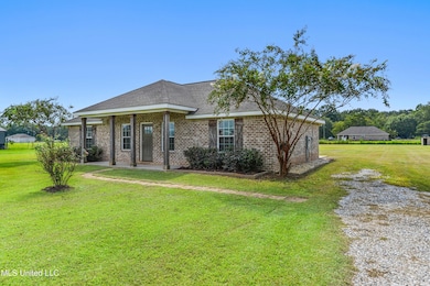 114 Crepemyrtle Ln, Lucedale, MS 39452 - photo 2