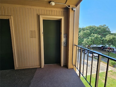 Lodge at Walden unit 321B, Montgomery, TX 77356 - photo 4