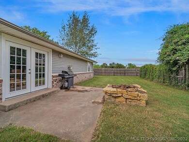 122 N 2nd St, Chouteau, OK 74337 - photo 5